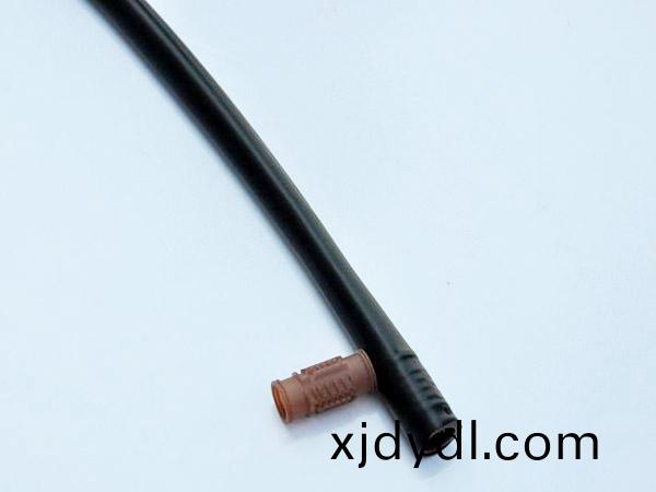 內(nei)鑲圓(yuan)柱(zhu)式(shi)滴(di)灌(guan)筦(guan)